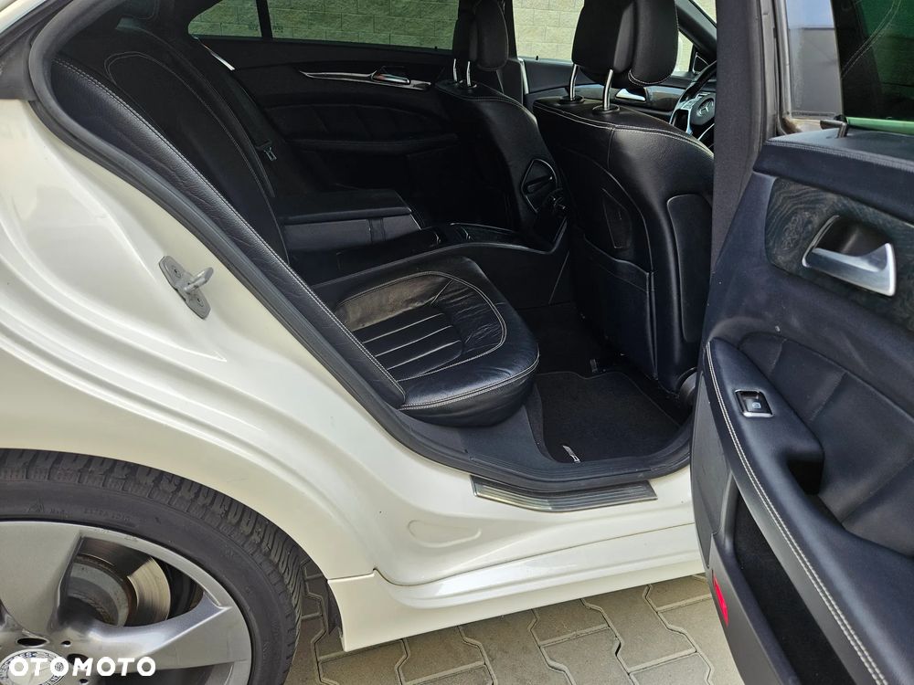 Mercedes-Benz CLS 350 CDI DPF 4Matic BlueEFFICIENCY 7G-TRONIC - 29