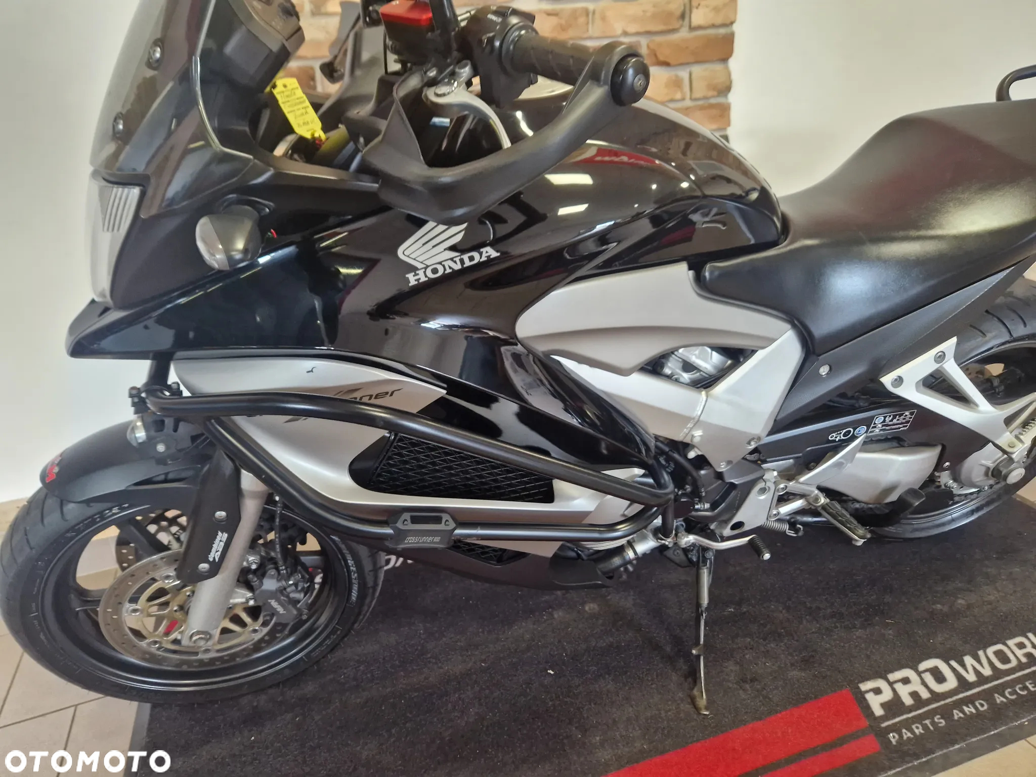Honda VFR - 16