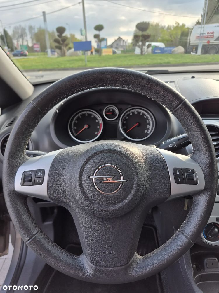 Opel Corsa 1.4 16V Active - 20