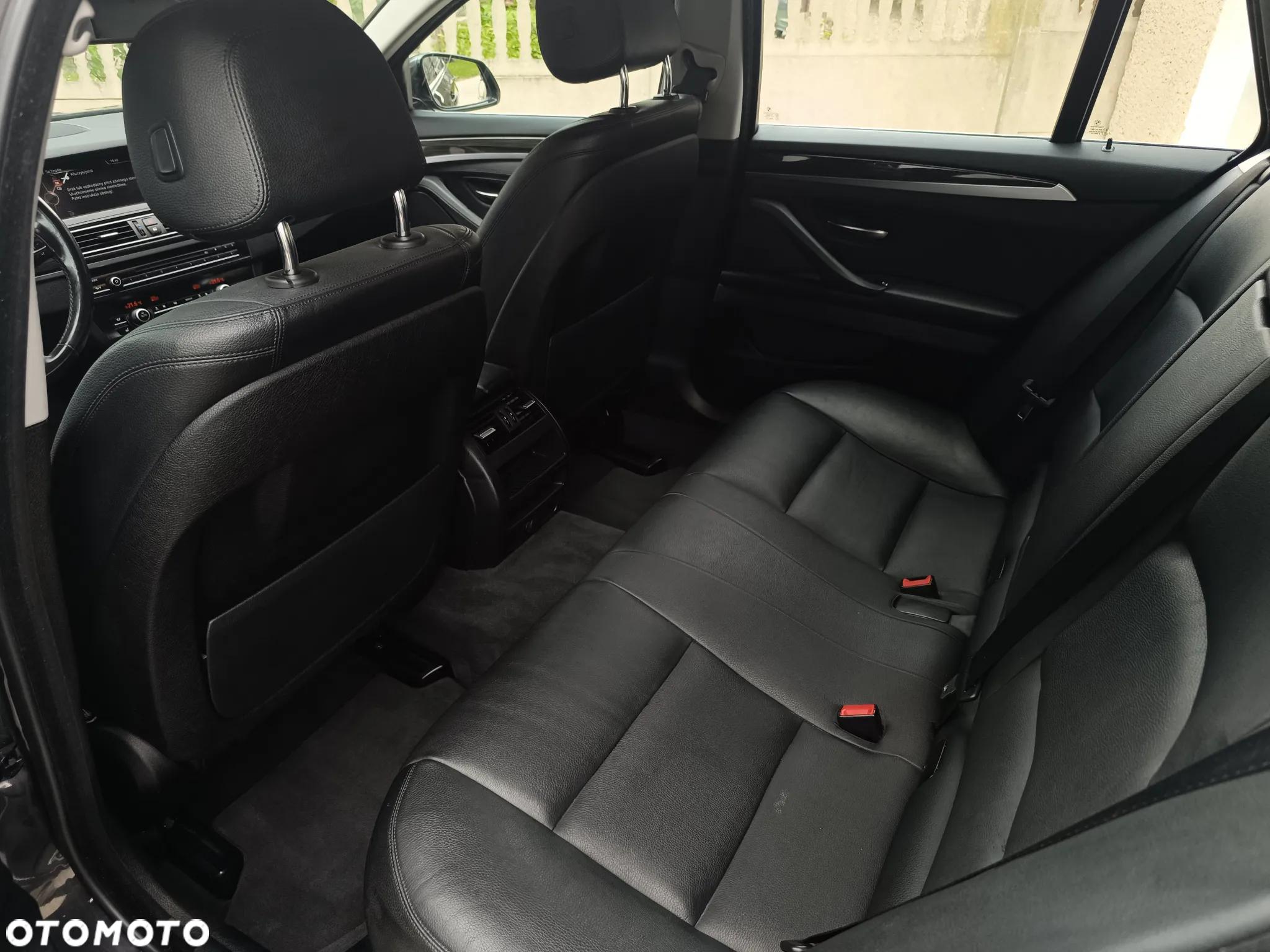 BMW Seria 5 520d xDrive Touring - 13