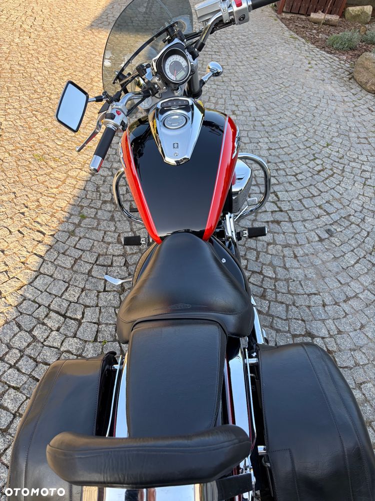 Suzuki Intruder - 3