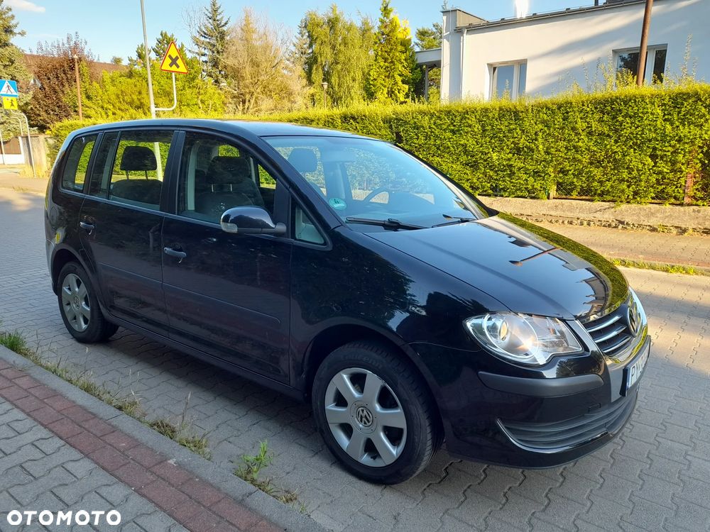 Volkswagen Touran - 1