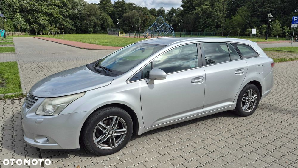 Toyota Avensis - 4