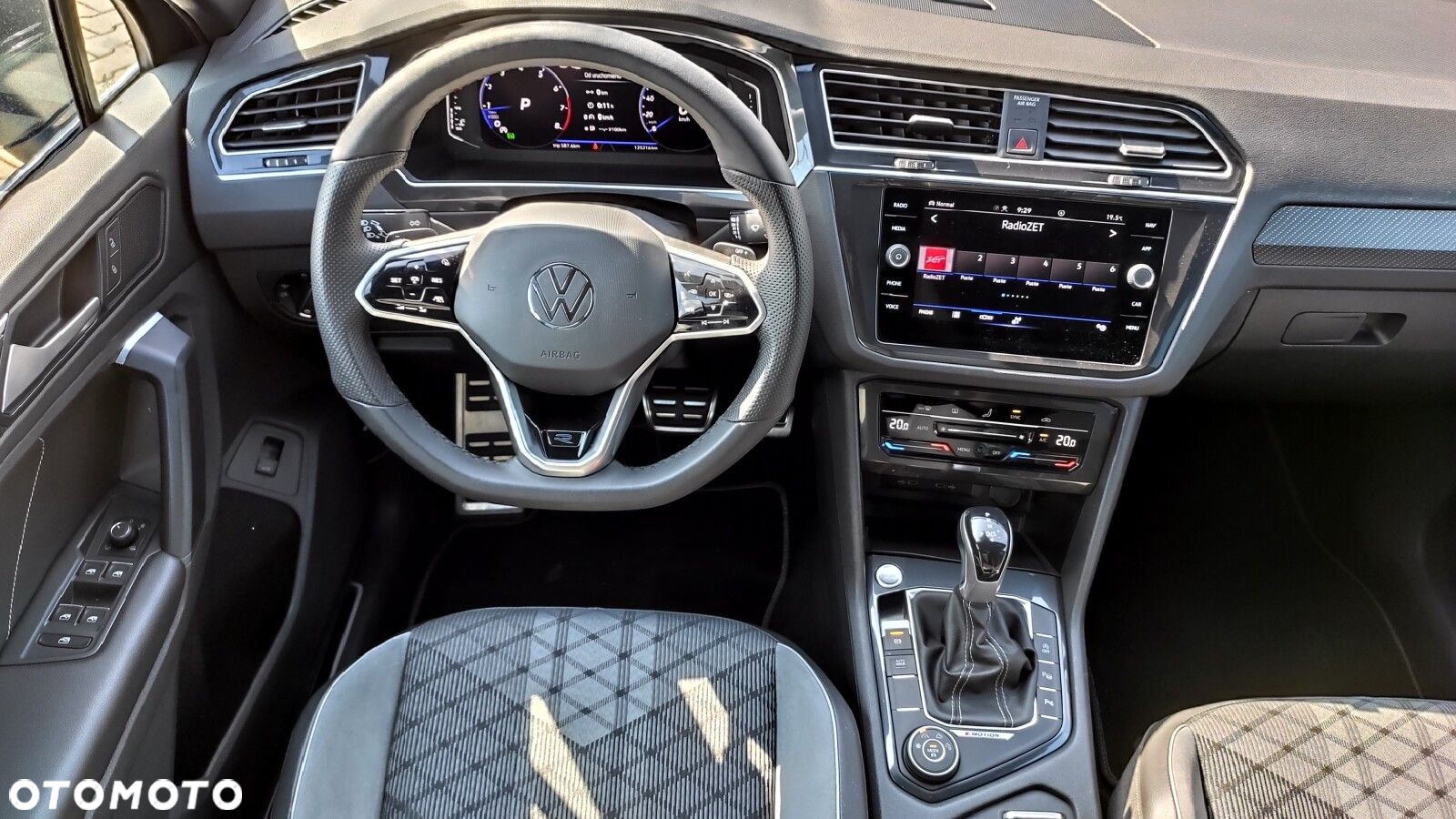 Volkswagen Tiguan - 36
