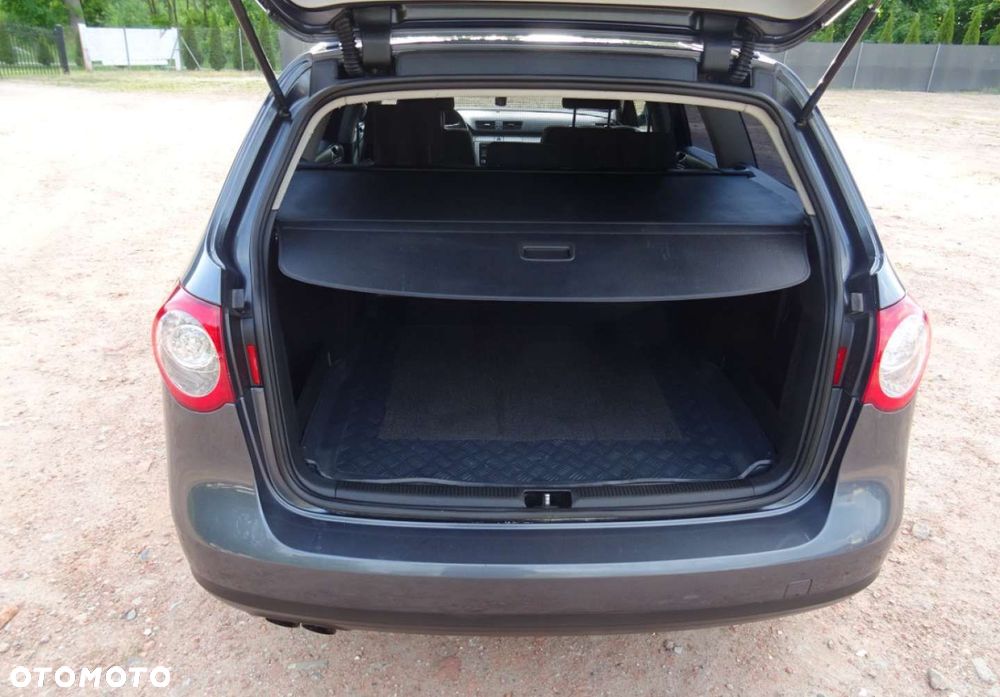 Volkswagen Passat - 14