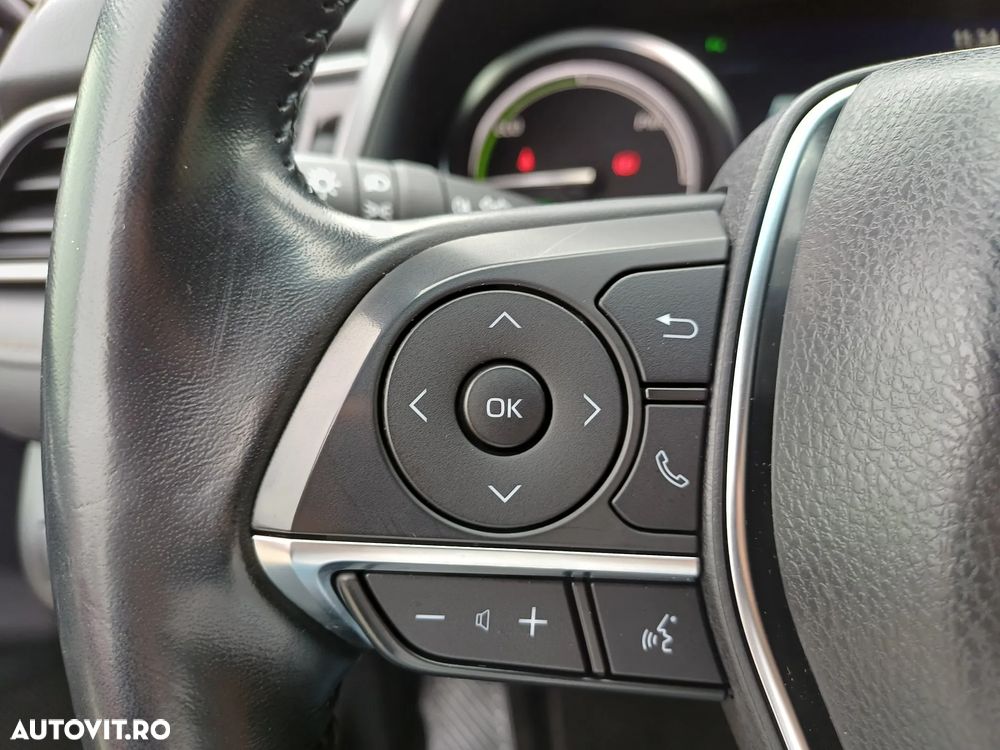 Toyota Camry 2.5 Hybrid Business - 21