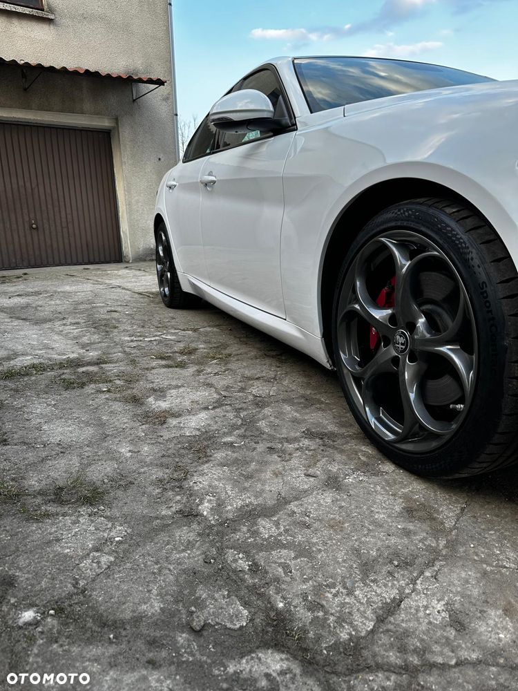 Alfa Romeo Giulia - 12