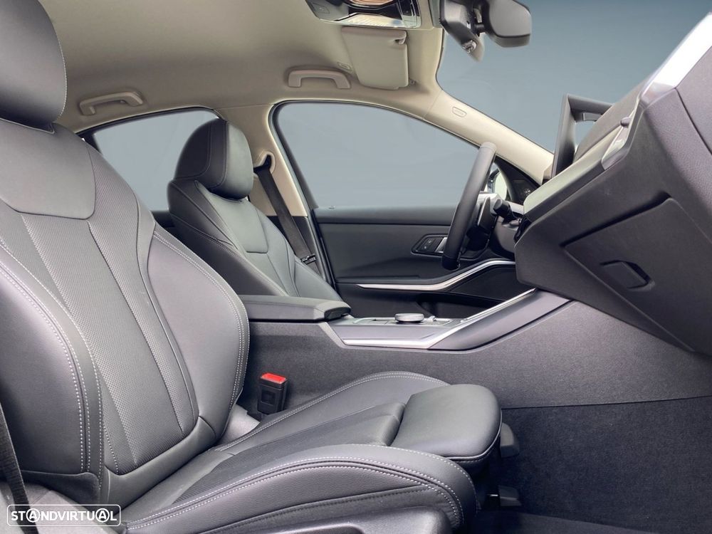 BMW 330 e Auto - 22