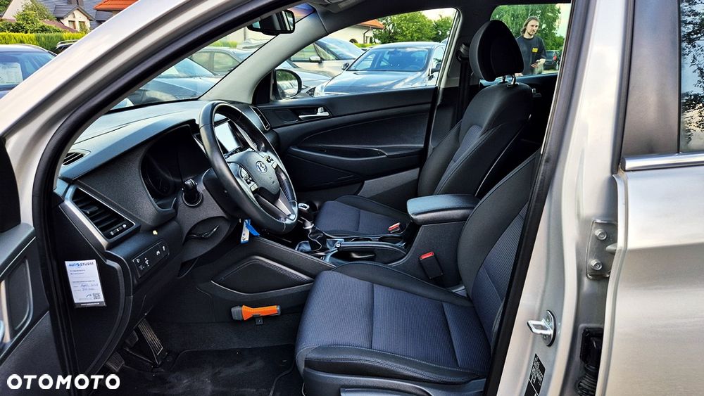 Hyundai Tucson 1.6 GDI BlueDrive GO 2WD - 29