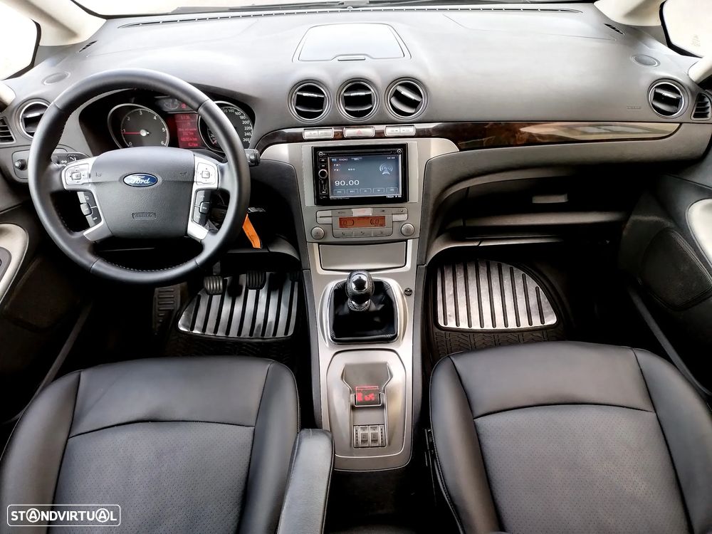Ford Galaxy 2.0 TDCi Ghia - 17