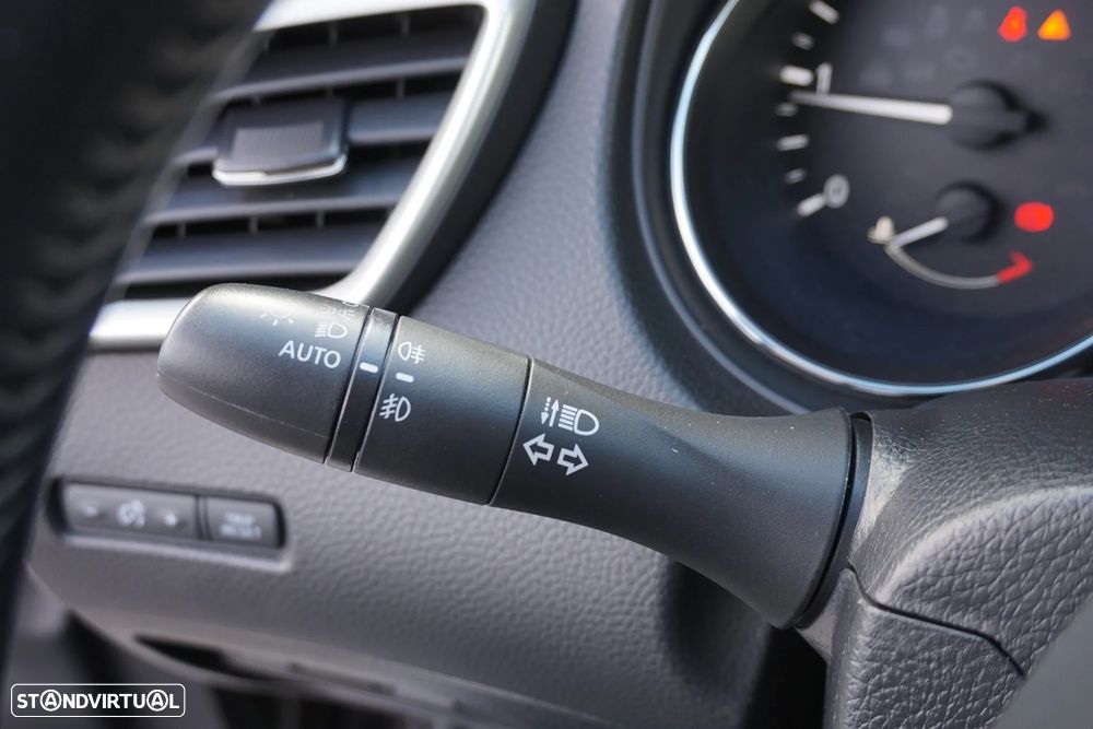 Nissan Qashqai 1.5 dCi N-Connecta 18 - 37