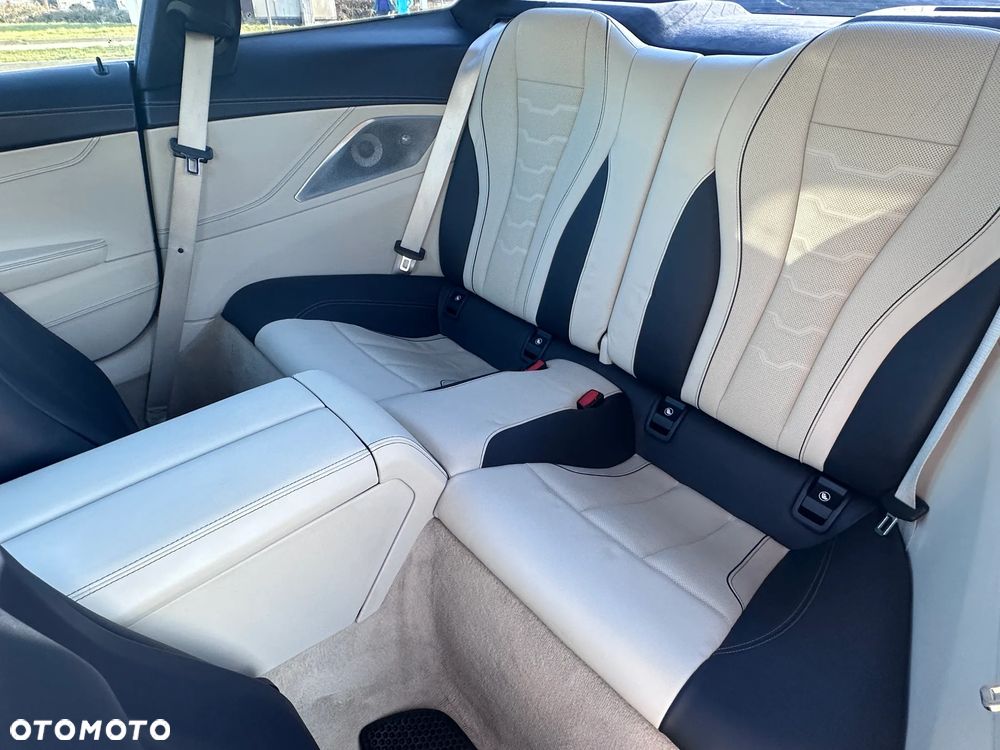 BMW Seria 8 - 14