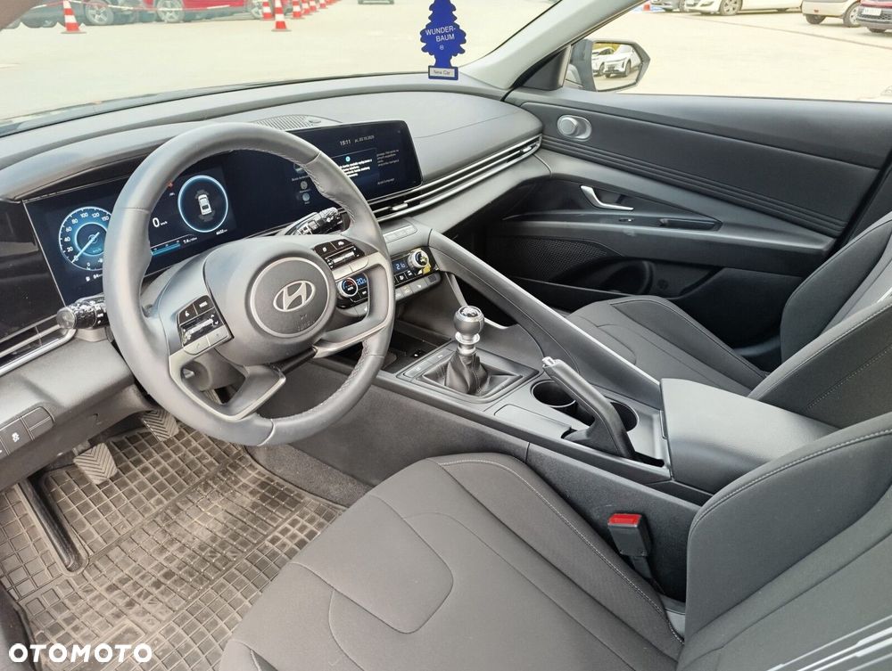 Hyundai Elantra 1.6 Smart - 15