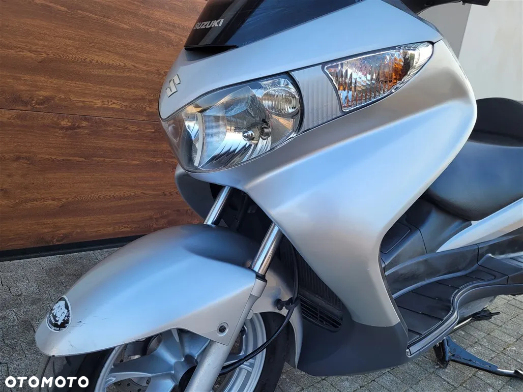 Suzuki Burgman - 4