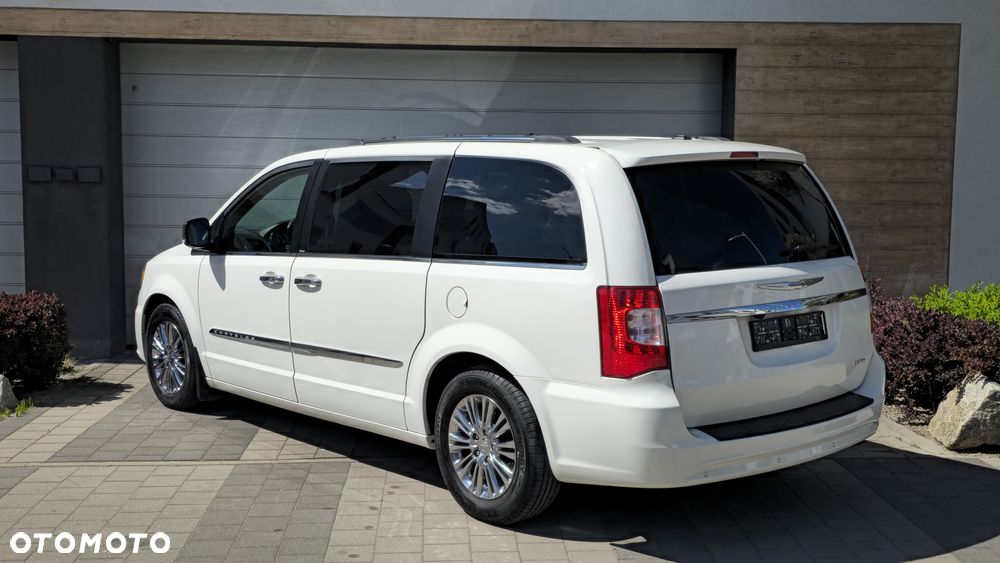 Chrysler Town & Country 3.6 Limited - 5