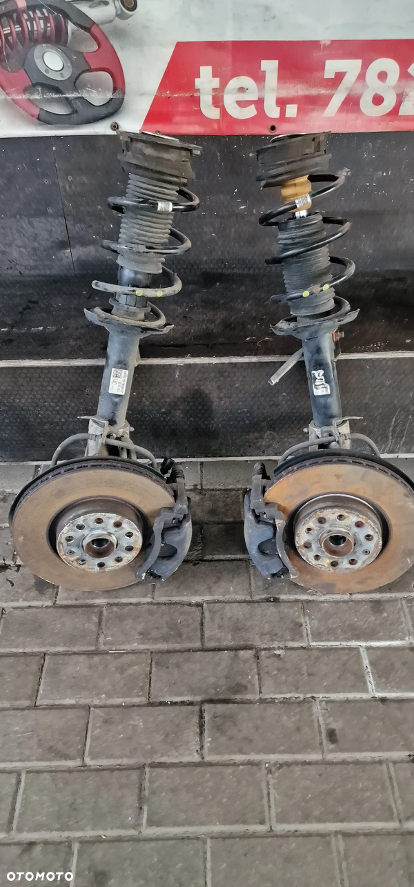MCPHERSON Zwrotnica PRAWY/LEWY VW Golf 8 octavia IV Tiguan 2.0tdi 5Q0407258C 5Q0407257C