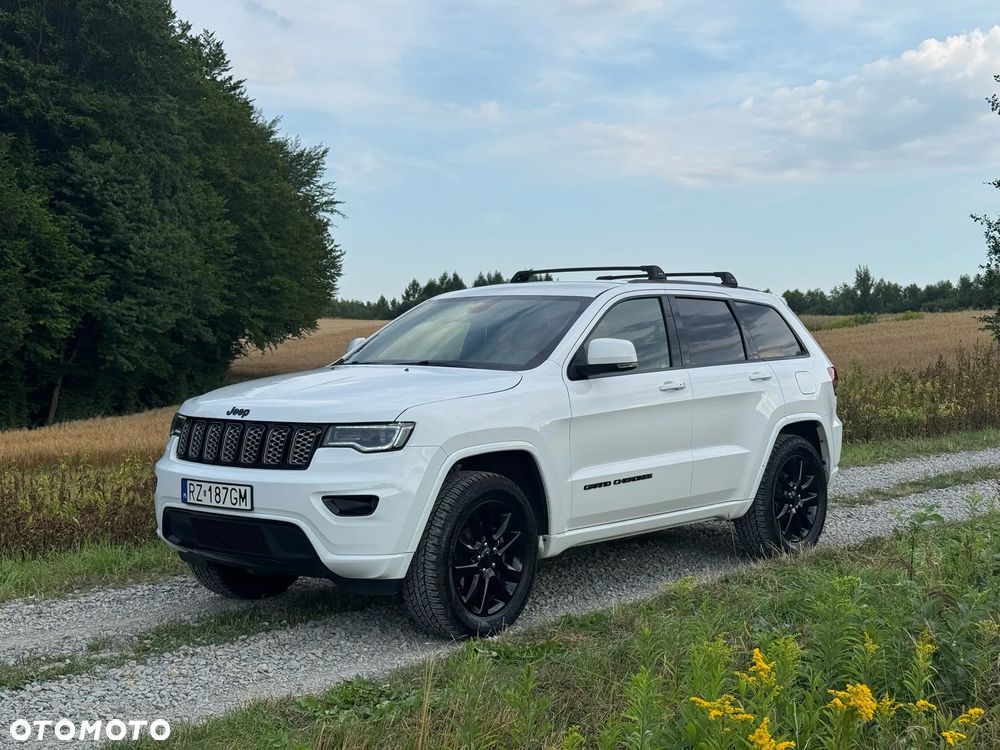 Jeep Grand Cherokee - 1
