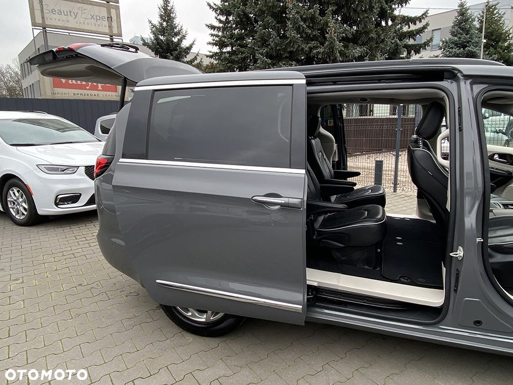 Chrysler Pacifica - 18