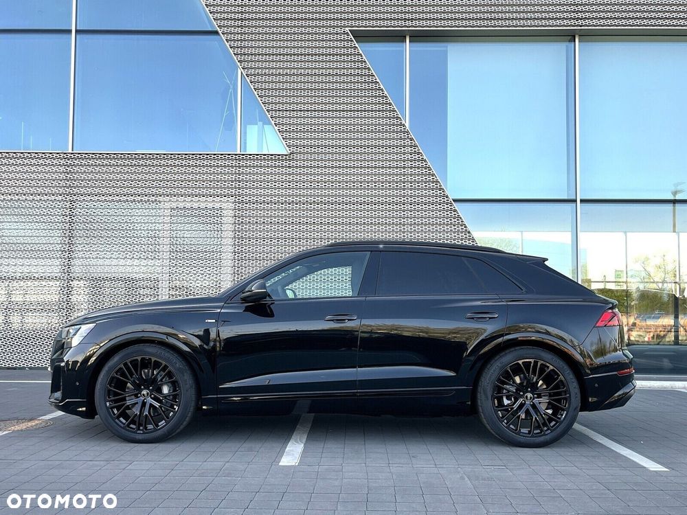 Audi Q8 - 10