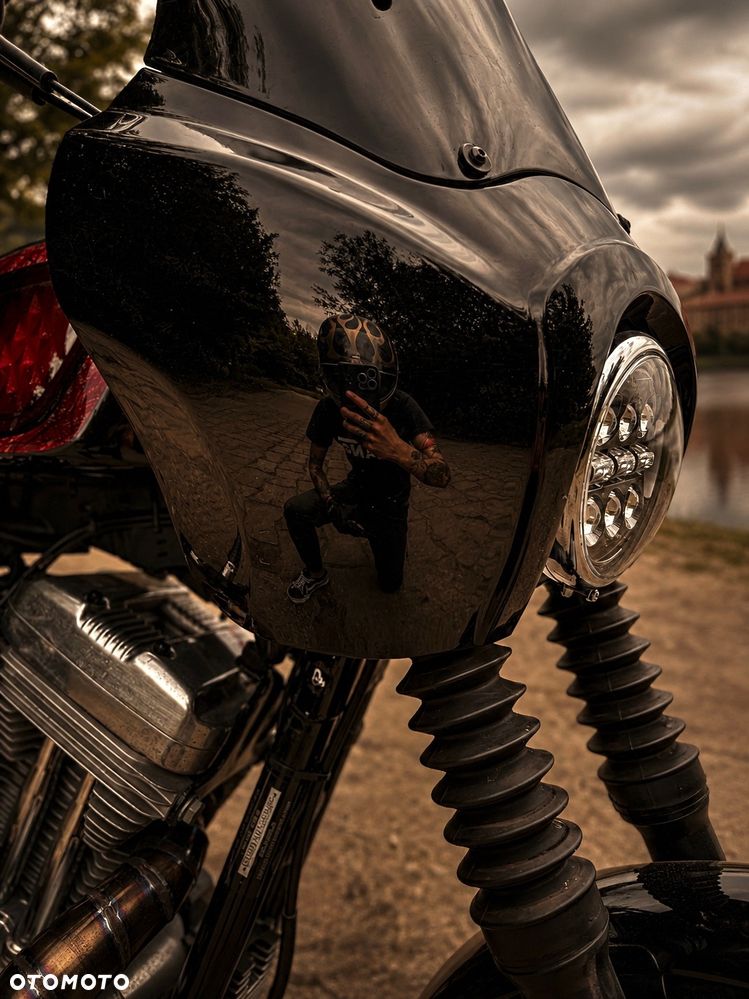 Harley-Davidson Sportster Custom 883C - 16