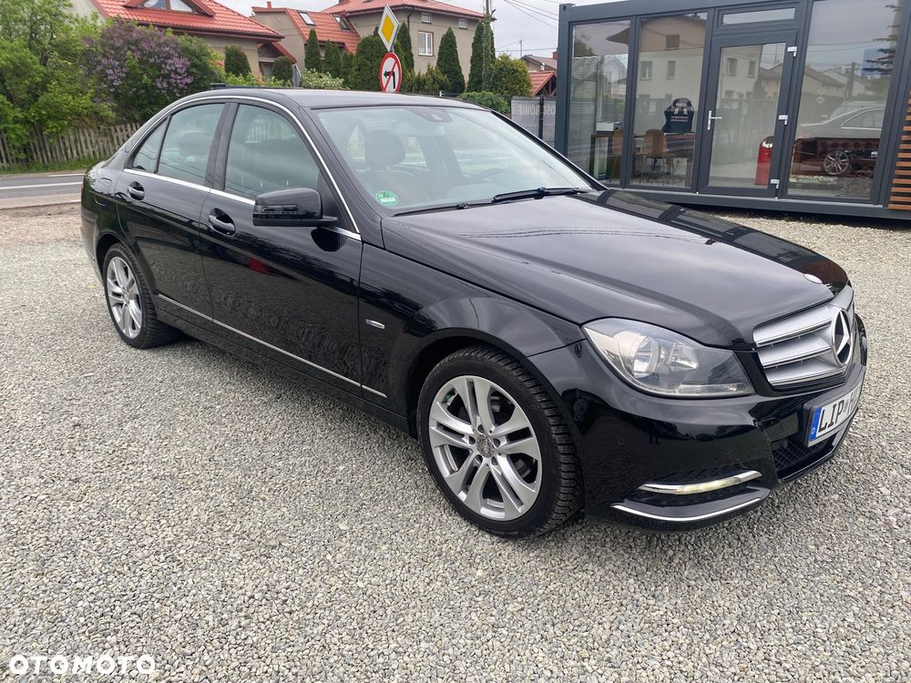 Mercedes-Benz Klasa C 180 CGI Automatik BlueEFFICIENCY Avantgarde - 34