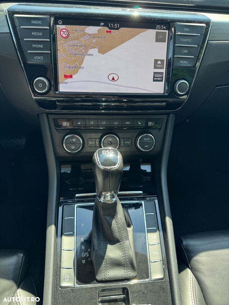 Skoda Superb 2.0 TDI DSG Premium Edition - 9