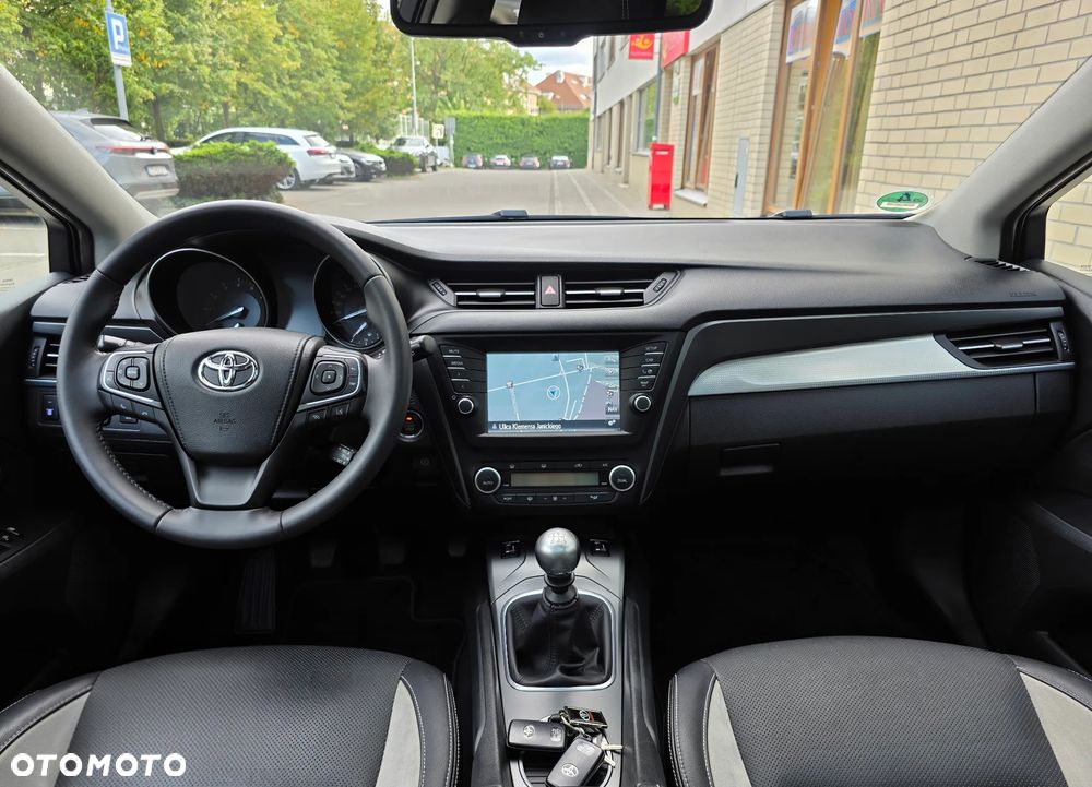 Toyota Avensis 1.8 Prestige - 28
