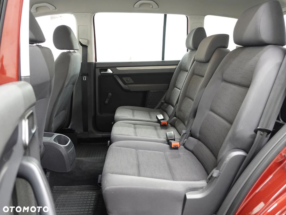 Volkswagen Touran - 22