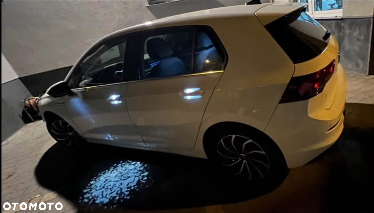 Volkswagen Golf - 2