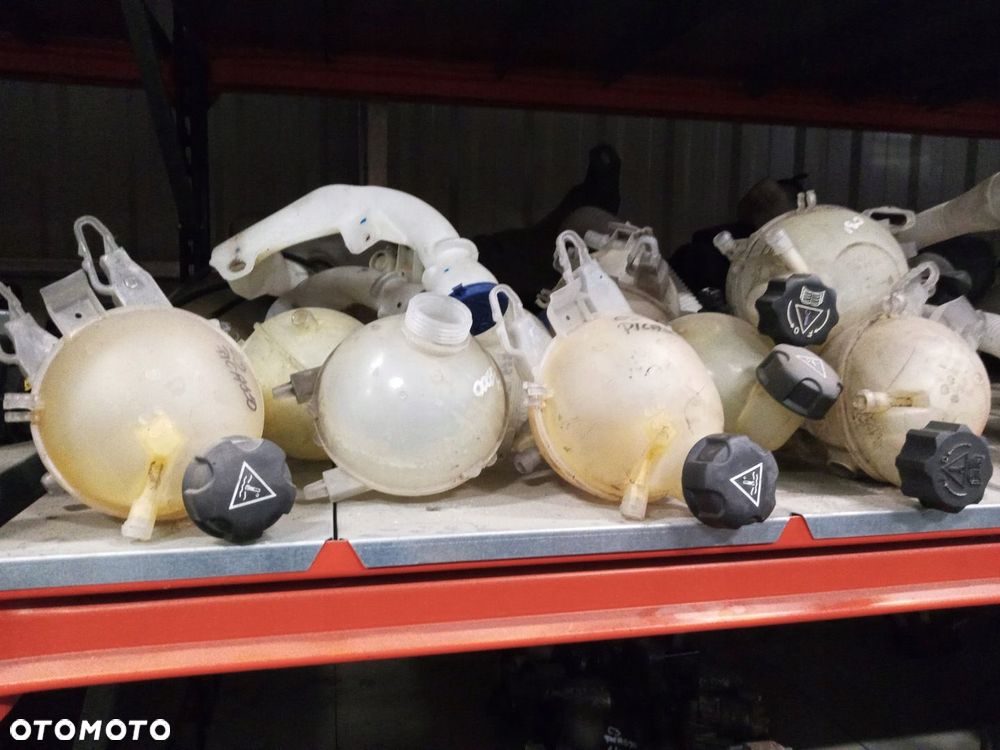 CITROEN C3 PICASSO ZBIORNICZEK WYRÓWNAWCZY - 1