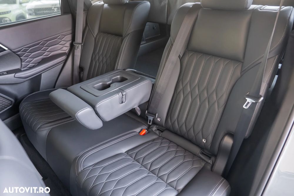 Mitsubishi Outlander 2.4 L 4X4 PHEV Instyle - 27