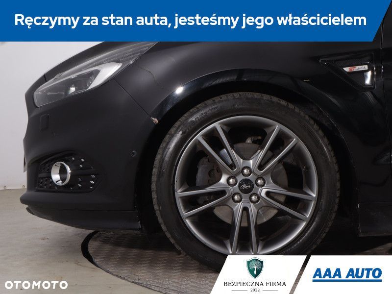Ford S-Max - 17