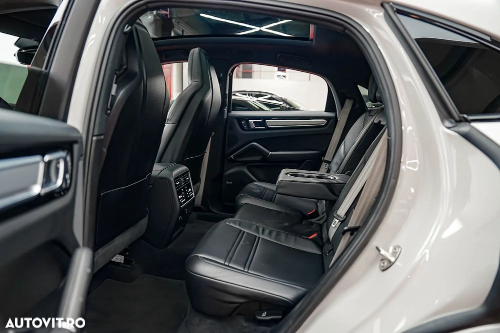 Porsche Cayenne Coupe E-Hybrid Tiptronic S Platinum Edition - 6