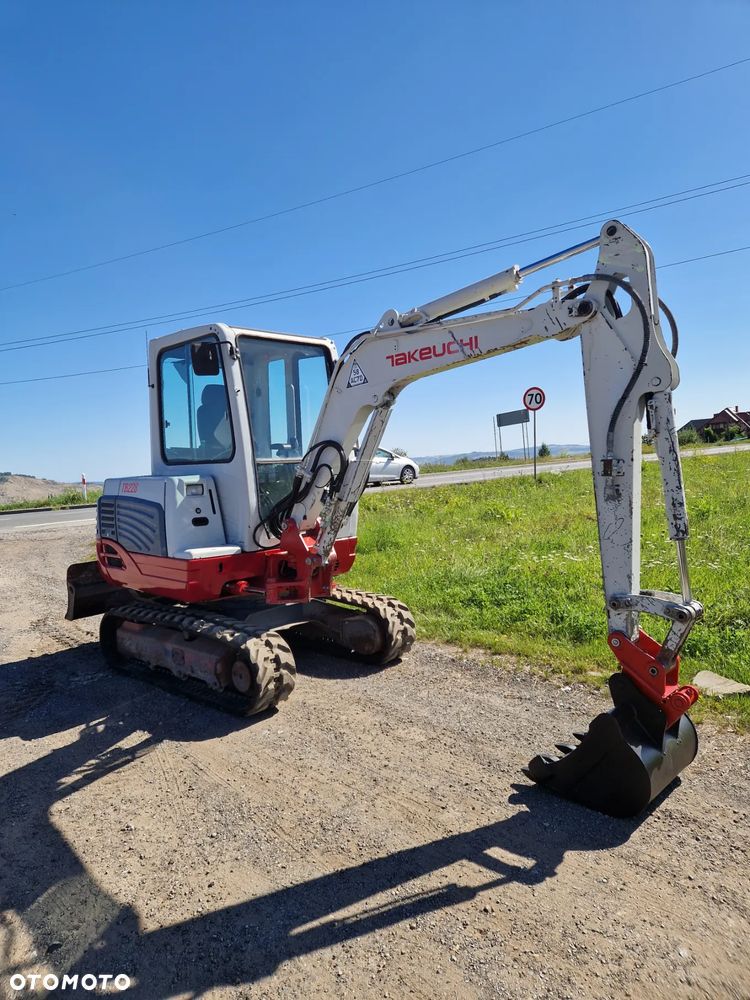 Takeuchi TB 228 - 11
