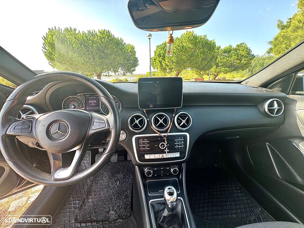 Mercedes-Benz A 180 d AMG Line - 18