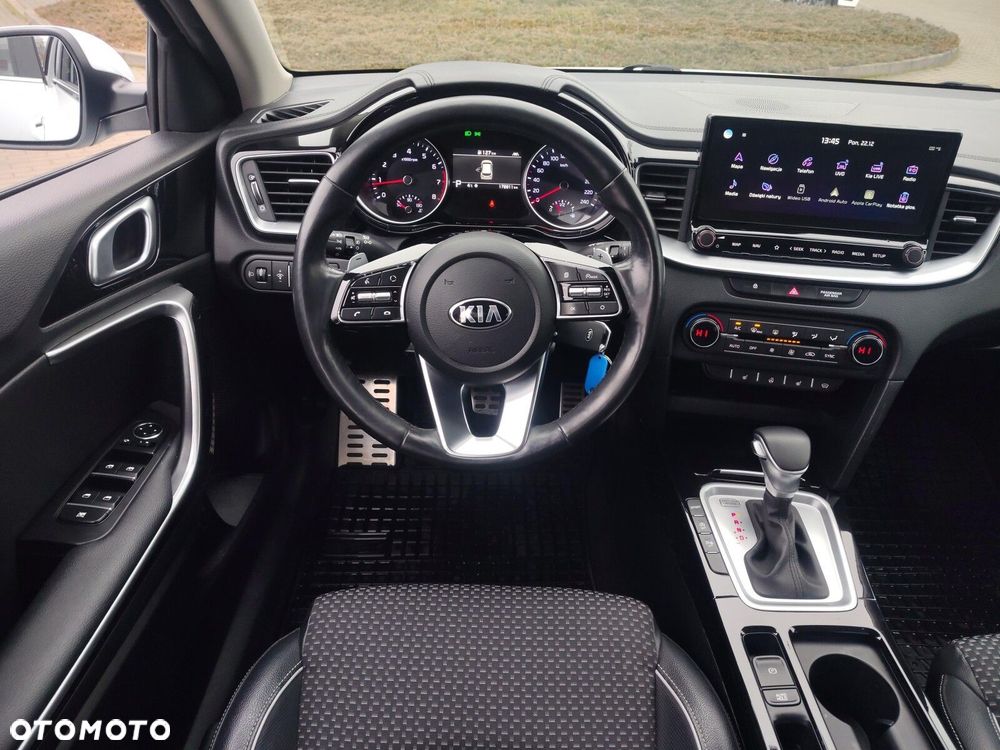 Kia Ceed - 13