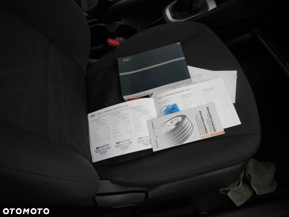 Kia Rio 1.1 CRDI Attract - 22