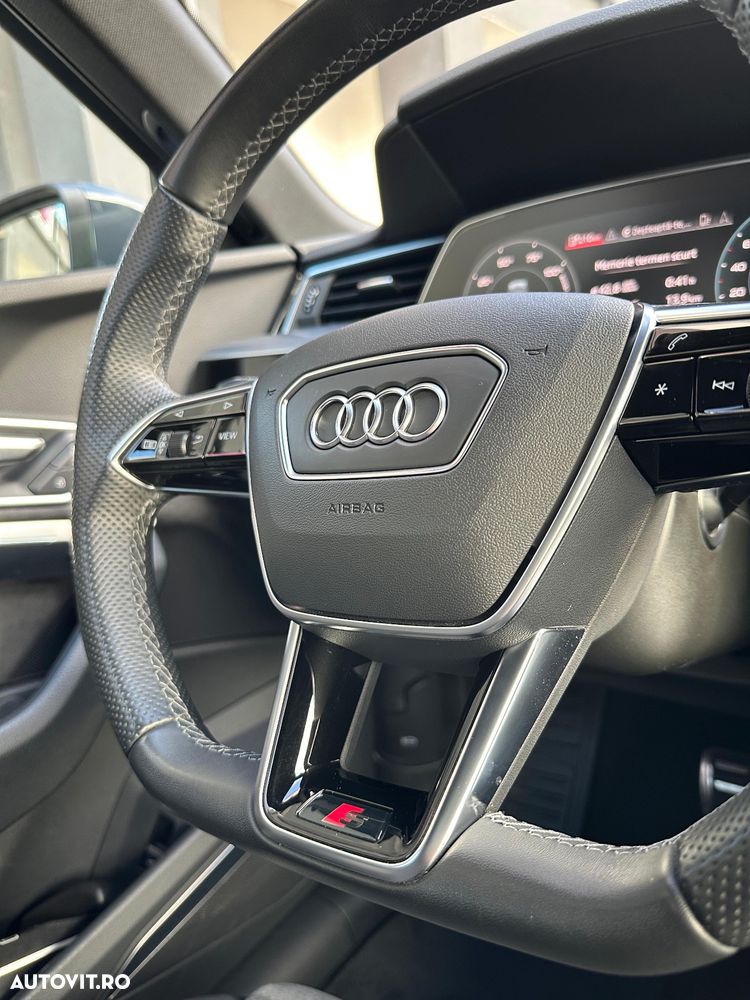 Audi Q8 e-tron 50 quattro S Line - 17