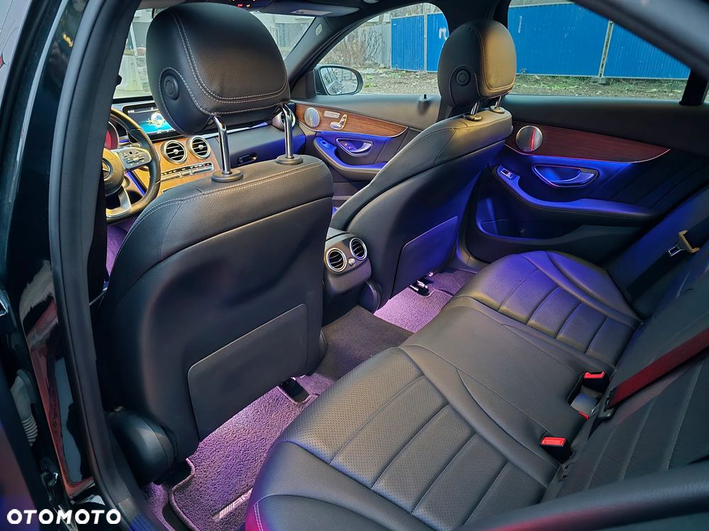 Mercedes-Benz Klasa C 300 9G-TRONIC Night Edition - 18