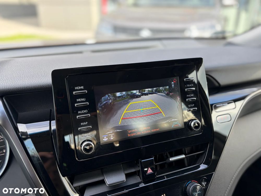 Toyota Camry 2.5 Hybrid Comfort CVT - 12