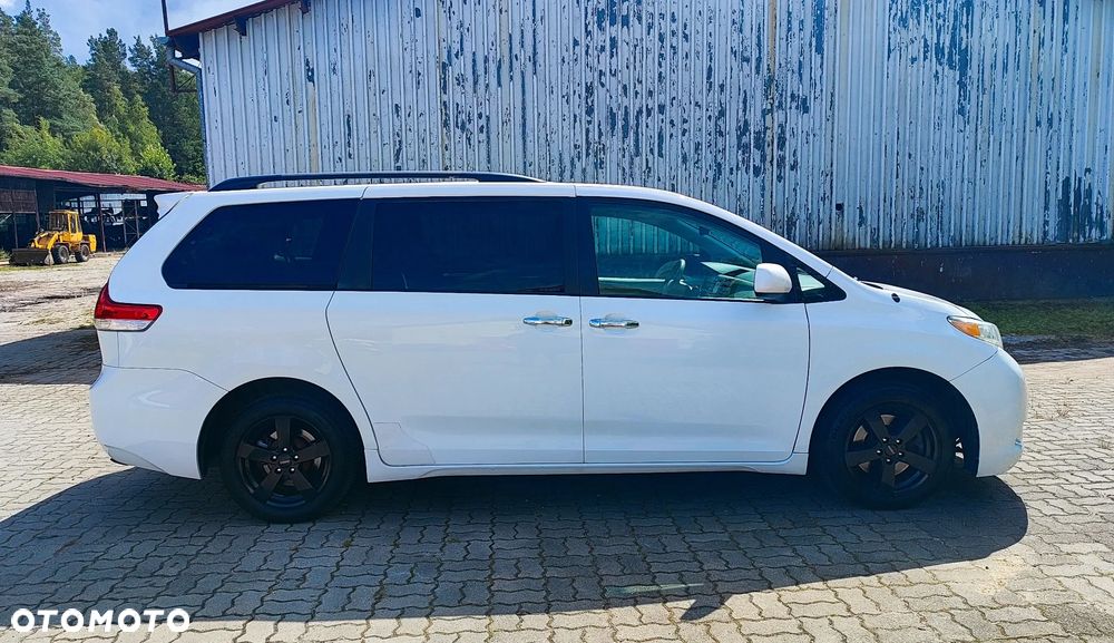Toyota Sienna 3.5 V6 LE AWD - 6