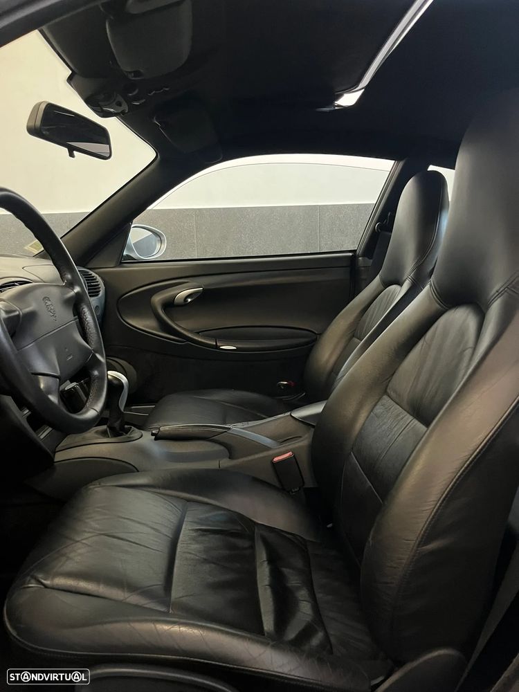 Porsche 911 (996) Carrera Coupé - 10