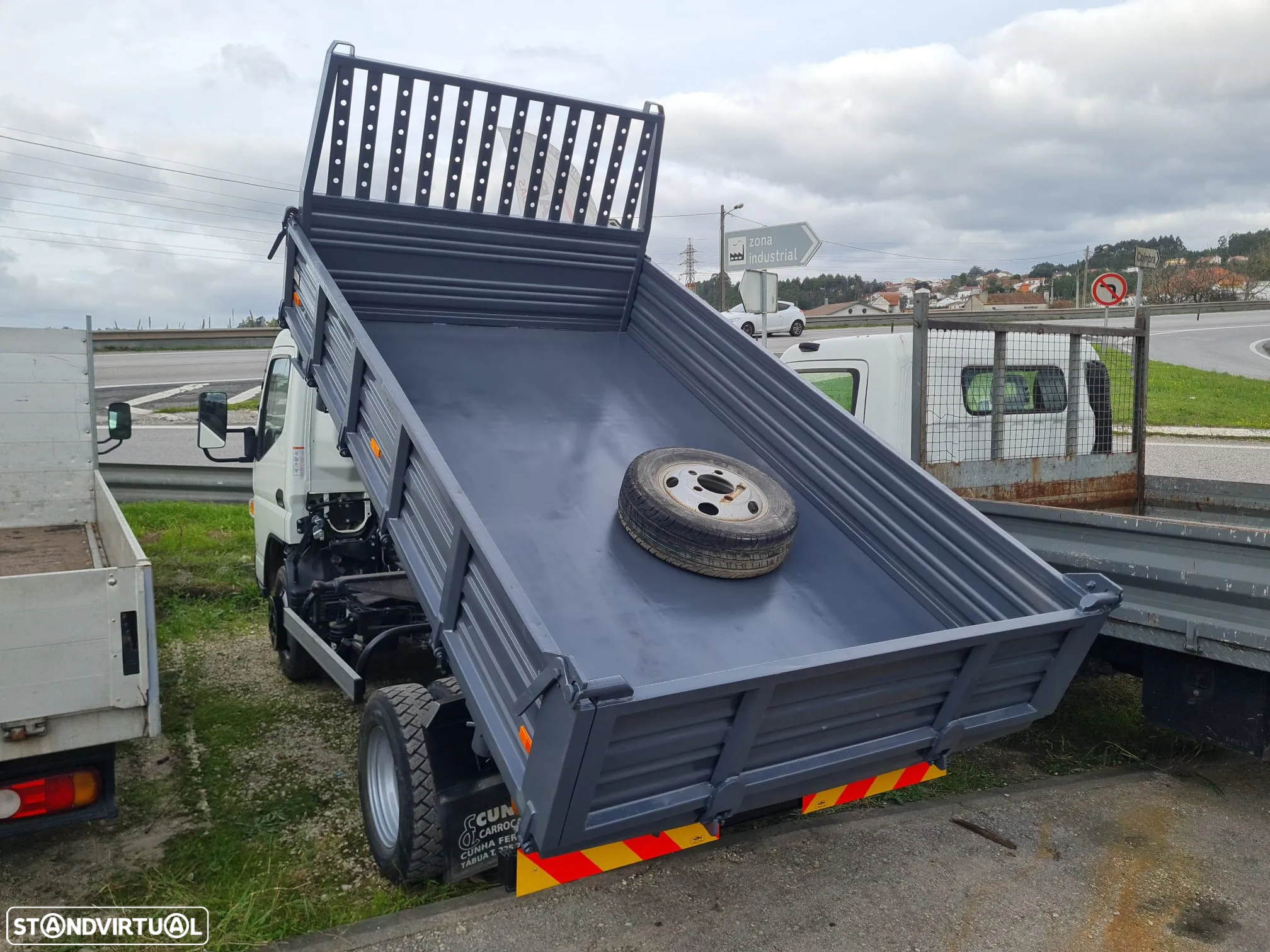 Mitsubishi Canter Fuso 6S15 Tribasculante / 6000kg / Curta - 4
