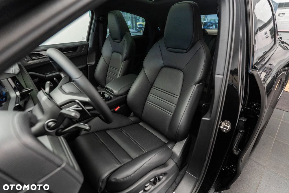 Porsche Cayenne Black Edition - 12