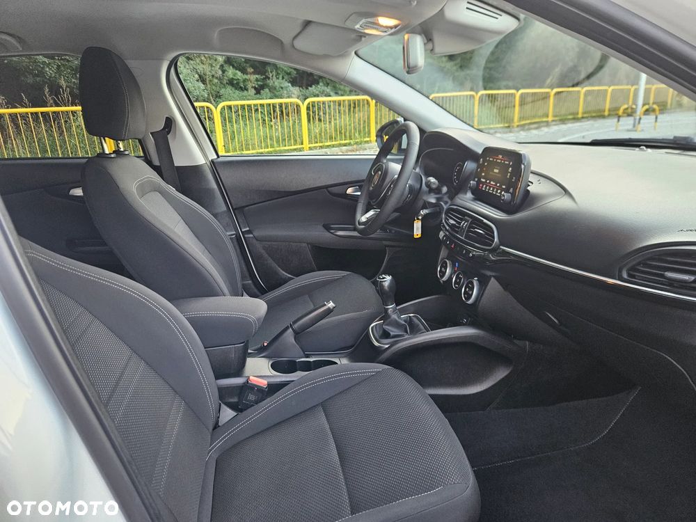 Fiat Tipo 1.0 T3 Garmin - 26