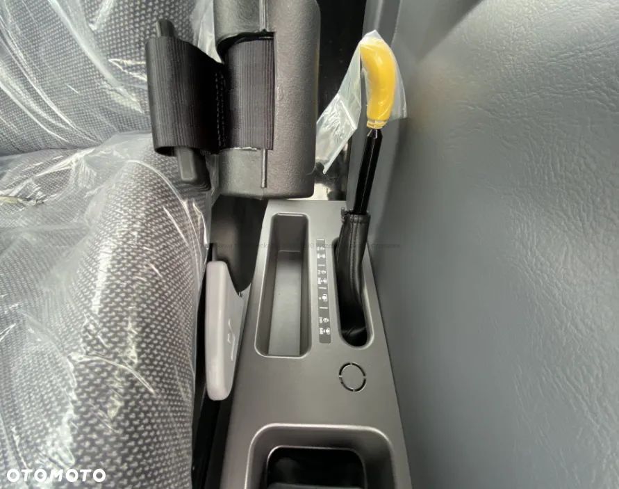 LS Traktor MT3.50 Boomer New Holland Biegi pełzające , klimatyzacja , joystick , 4 pary hydrauliczne - 16