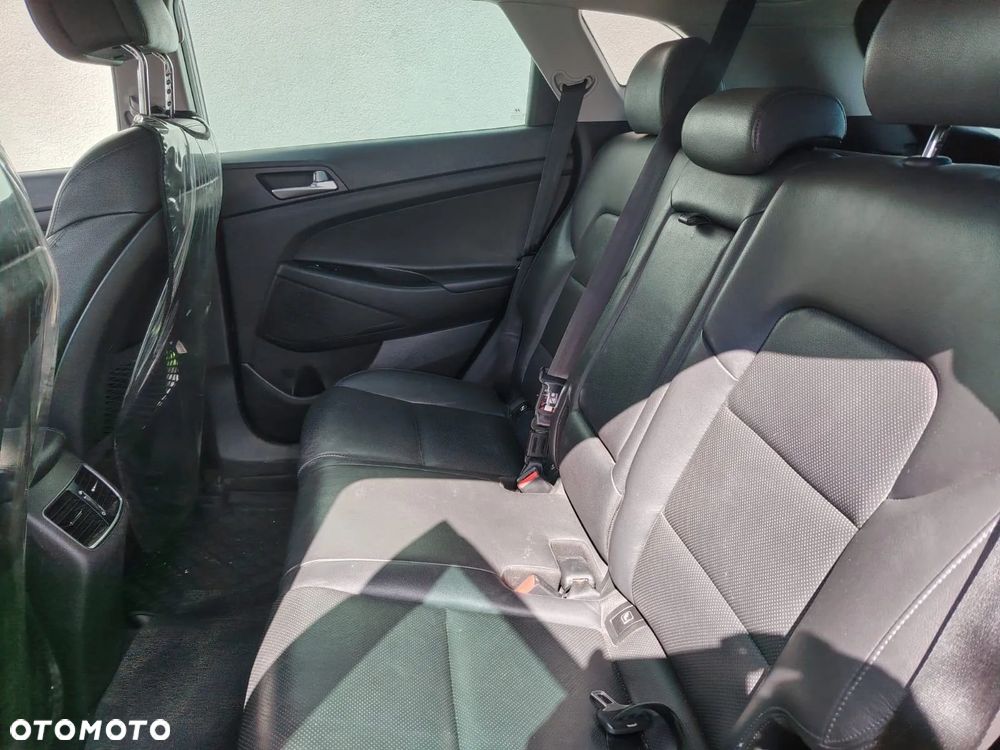 Hyundai Tucson 1.7 CRDI BlueDrive Comfort 2WD - 10