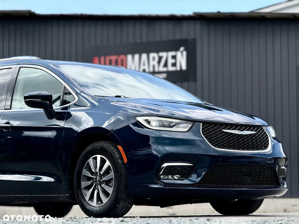 Chrysler Pacifica - 1