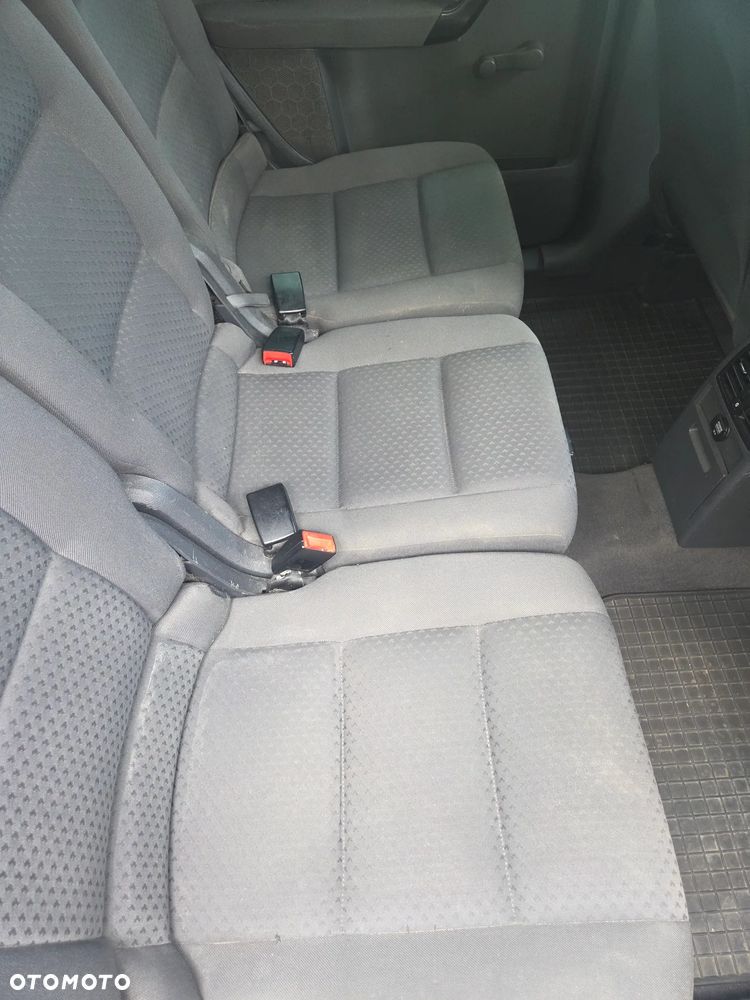Volkswagen Touran 1.6 - 17
