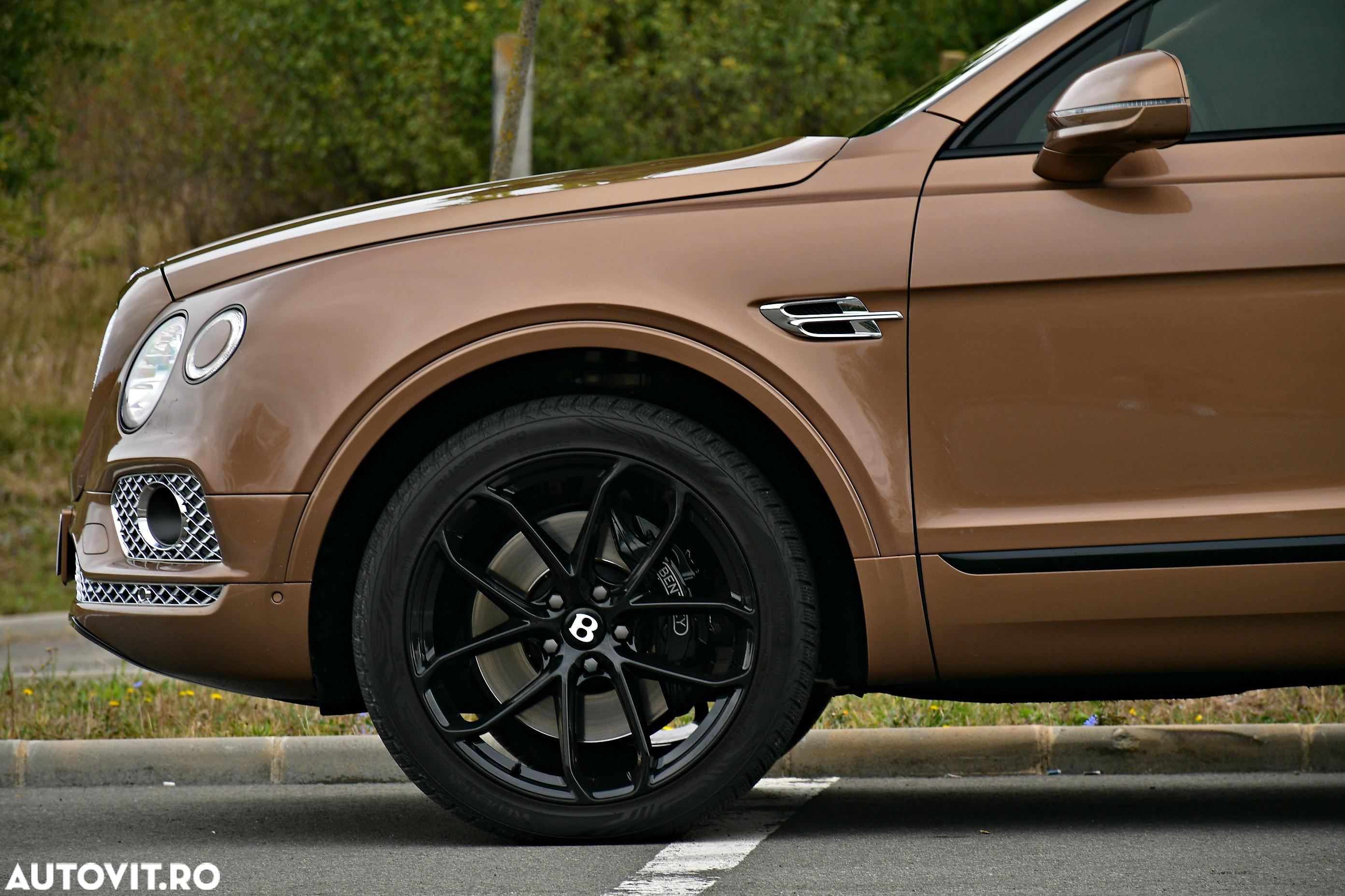 Bentley Bentayga W12 Mulliner - 11